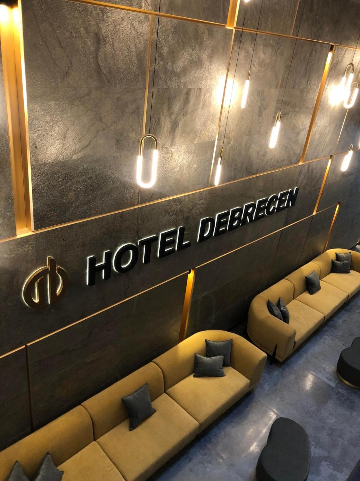 Hotel Óbester Debrecen Exterior foto